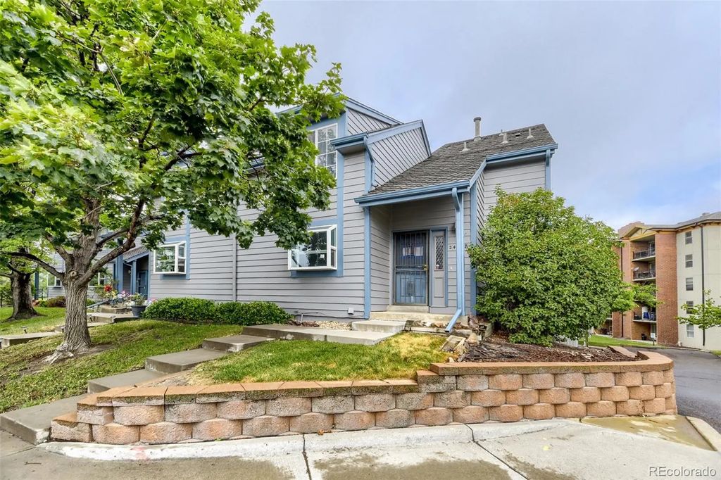 2405 S Worchester Court B, Aurora