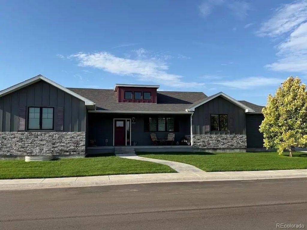1245 Jasmine Street, Burlington