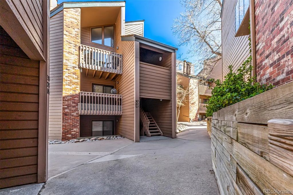 12354 W Nevada Place 301, Lakewood
