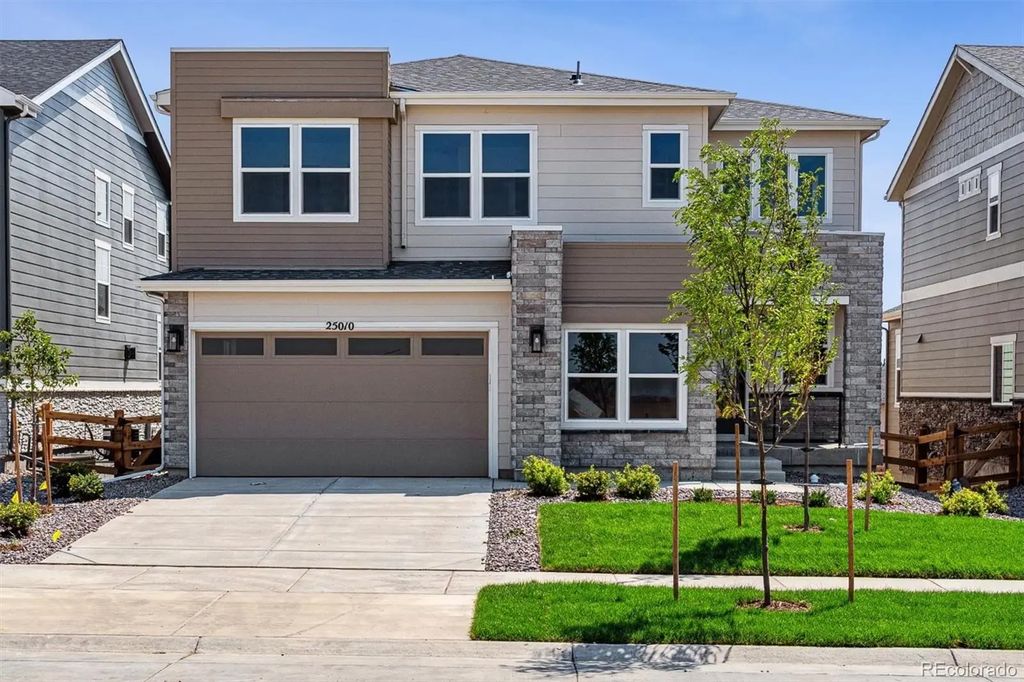 25010 E 42nd Avenue, Aurora