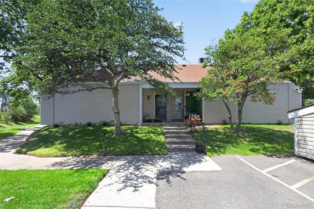 2600 S Xanadu Way B, Aurora
