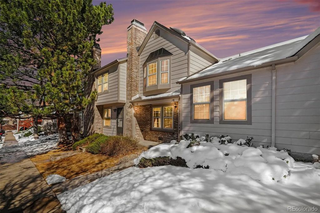 1110 S Waco Street E, Aurora