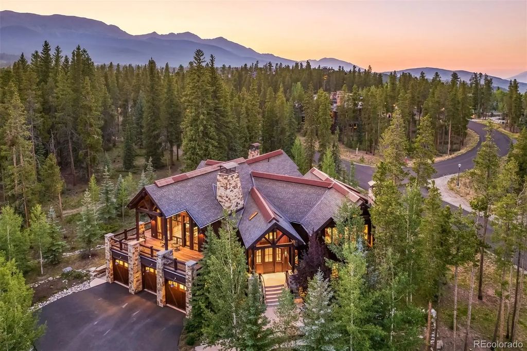345 Peerless Drive, Breckenridge