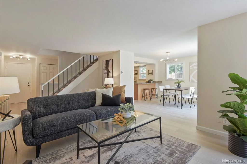 3044 S Macon Circle, Aurora
