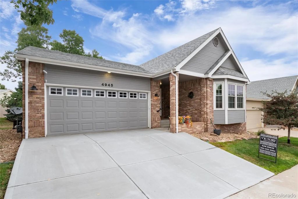 4945 Greenwich Lane, Highlands Ranch