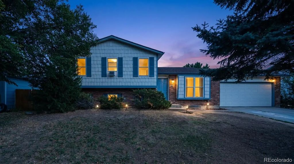 1110 S Salida Way, Aurora