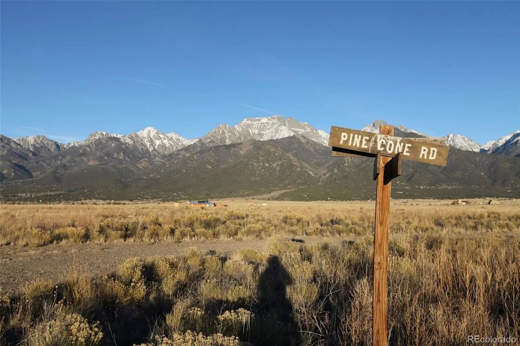 620 & 621 Pine Cone Road, Crestone