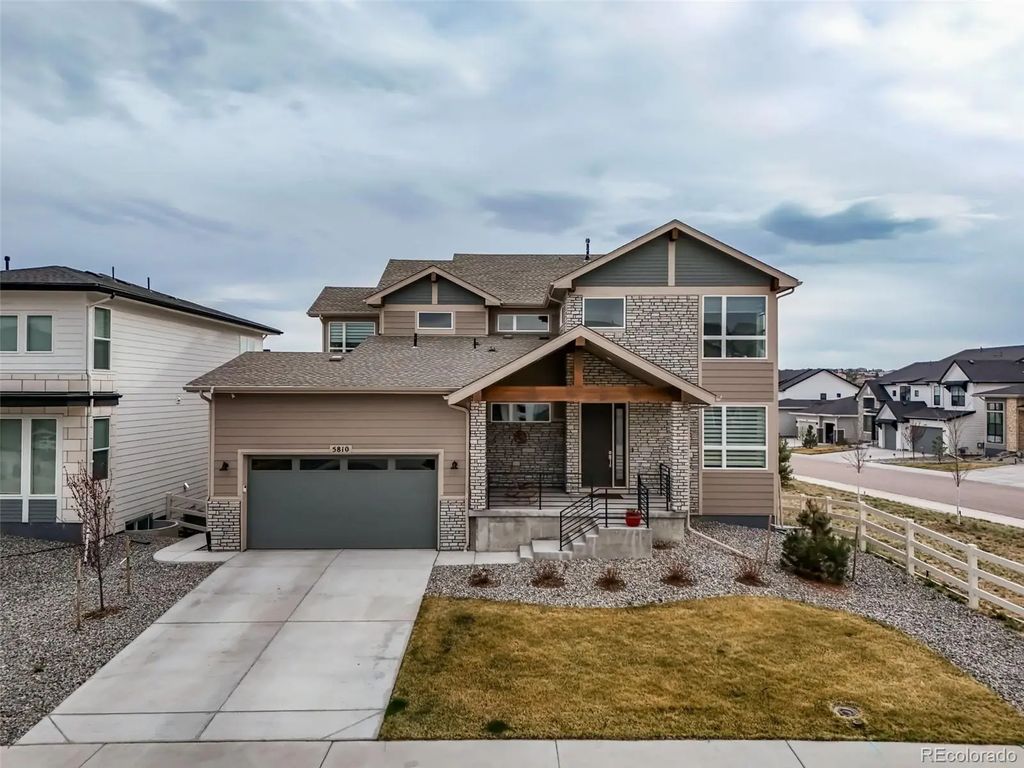 5810 Los Olivas Point, Parker
