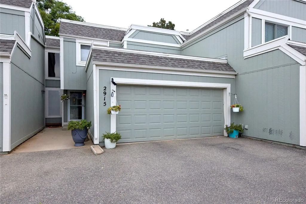 2915 S Lansing Way, Aurora