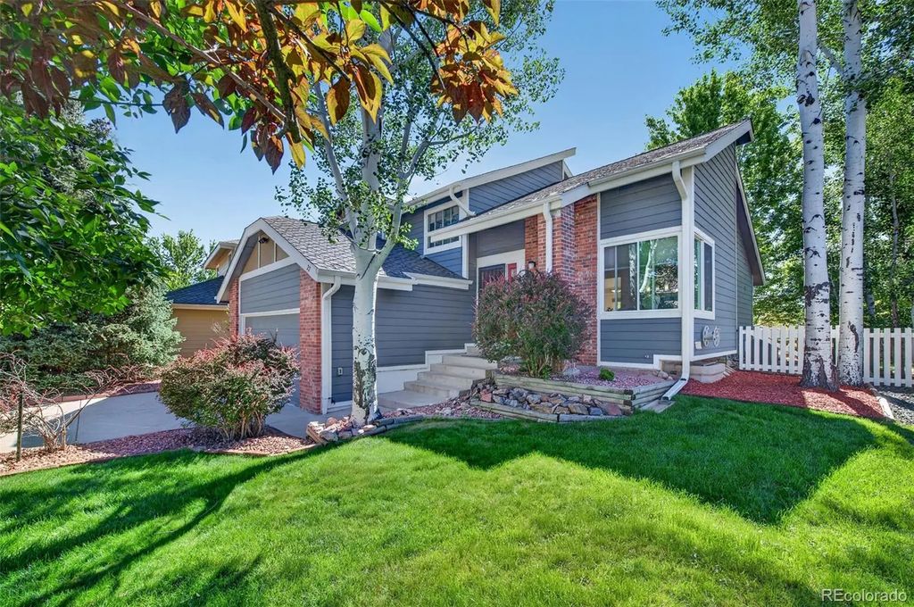 22 Manzanita, Littleton