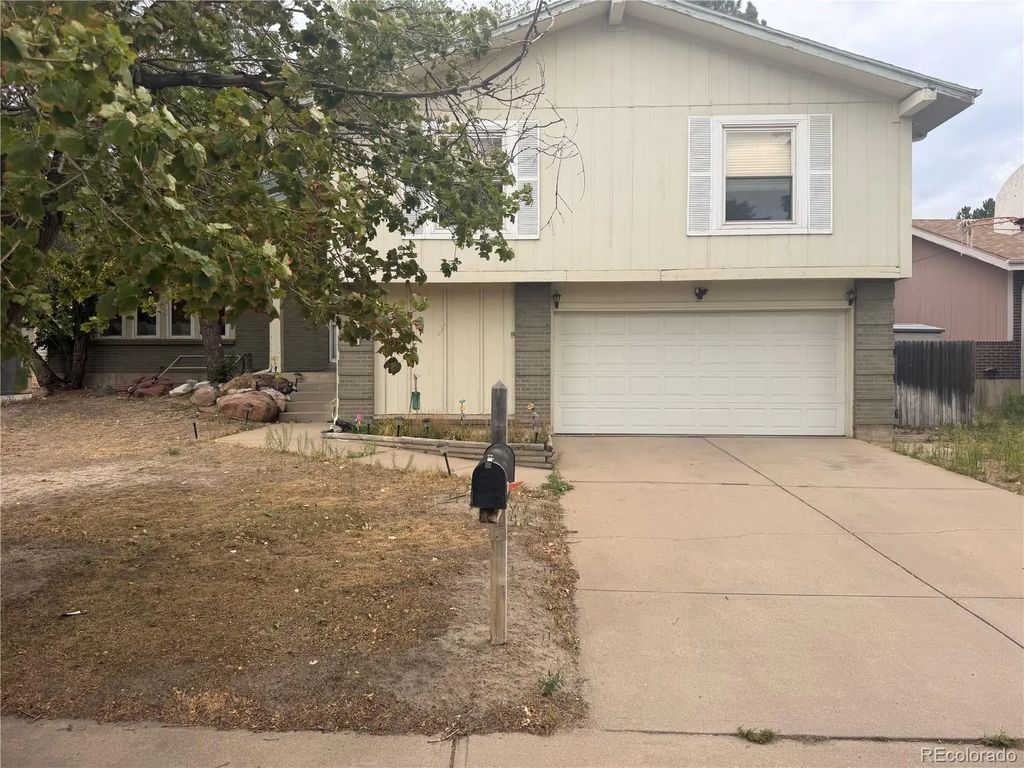 2069 S Macon Way, Aurora