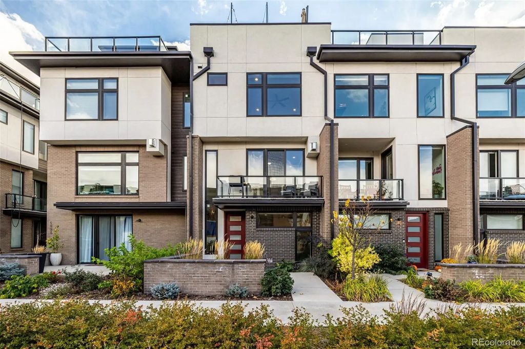 6820 E Lowry Boulevard, Denver