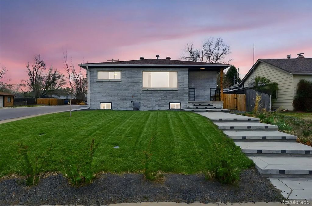 4702 S Lincoln Street, Englewood