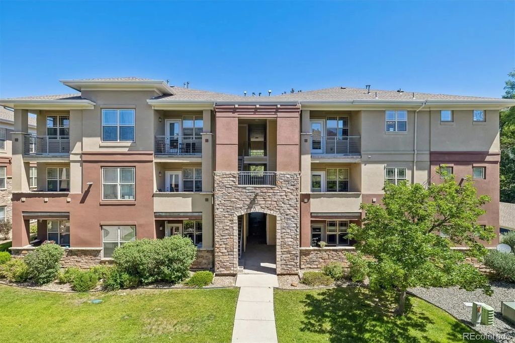 8073 W 51st Place 302, Arvada