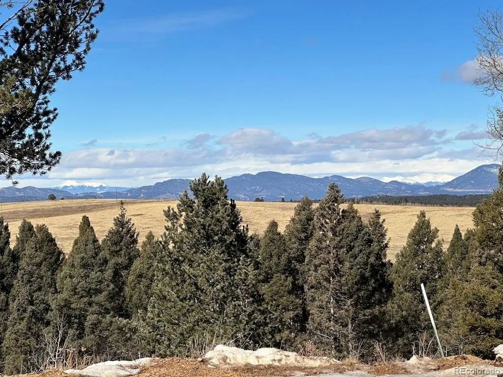 4600 Elk Valley Road, Divide