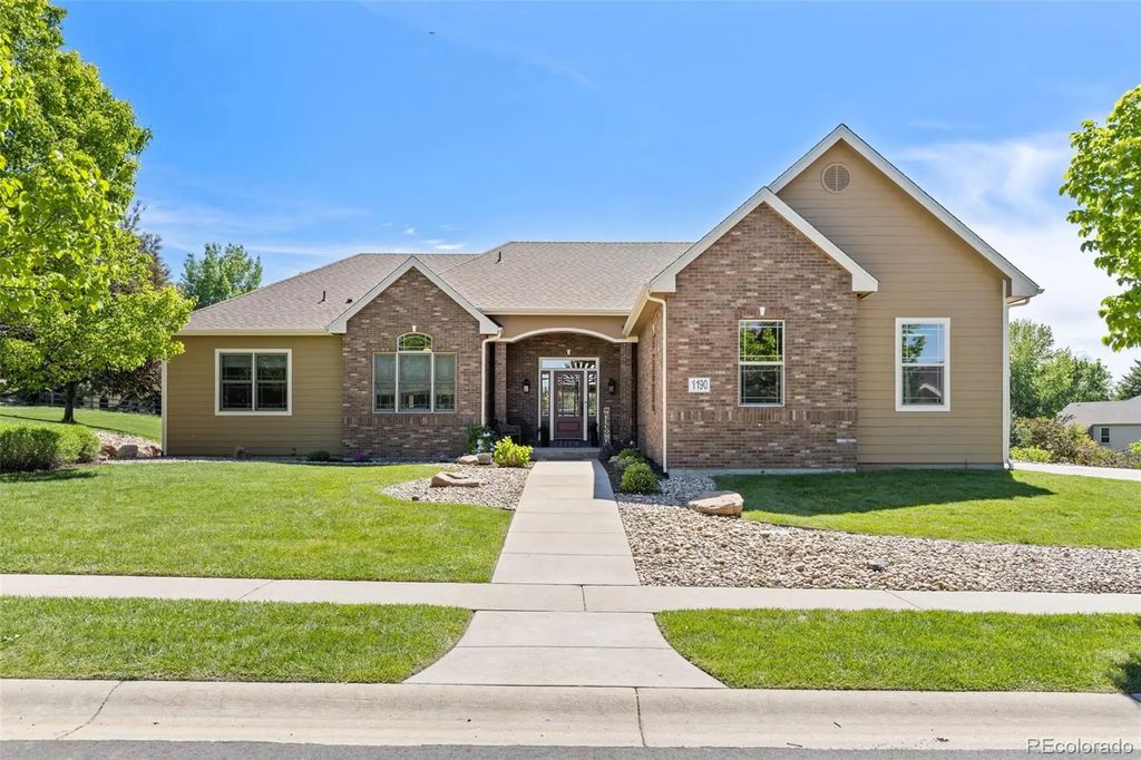 1190 Trails End Court, Windsor