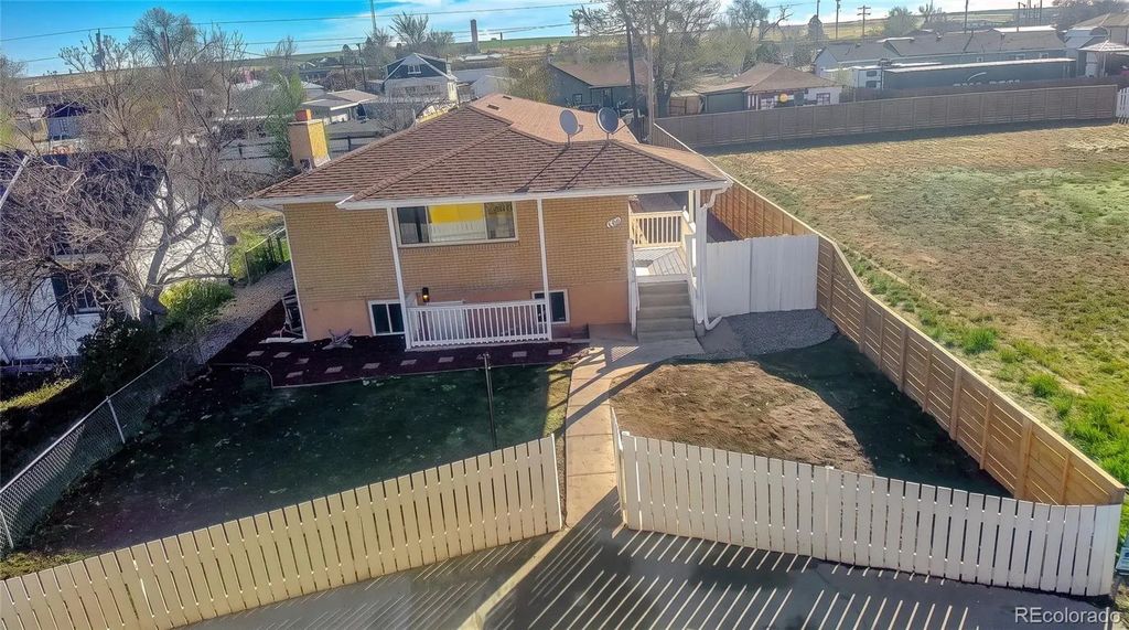 432 3rd Avenue, Deer Trail