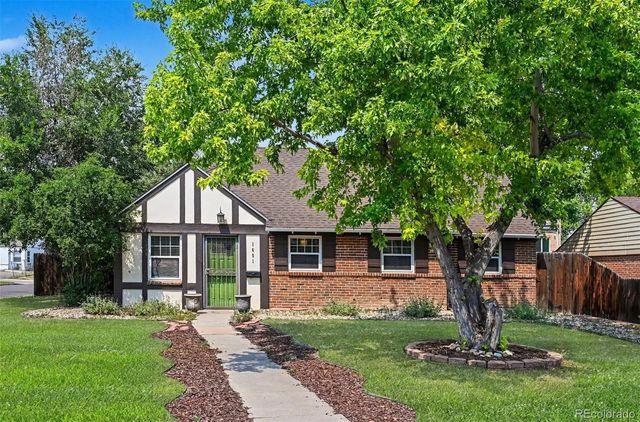 1601 Spruce Street, Denver