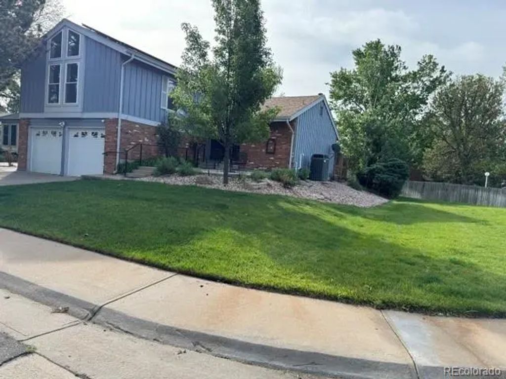 11410 E Bates Court, Aurora