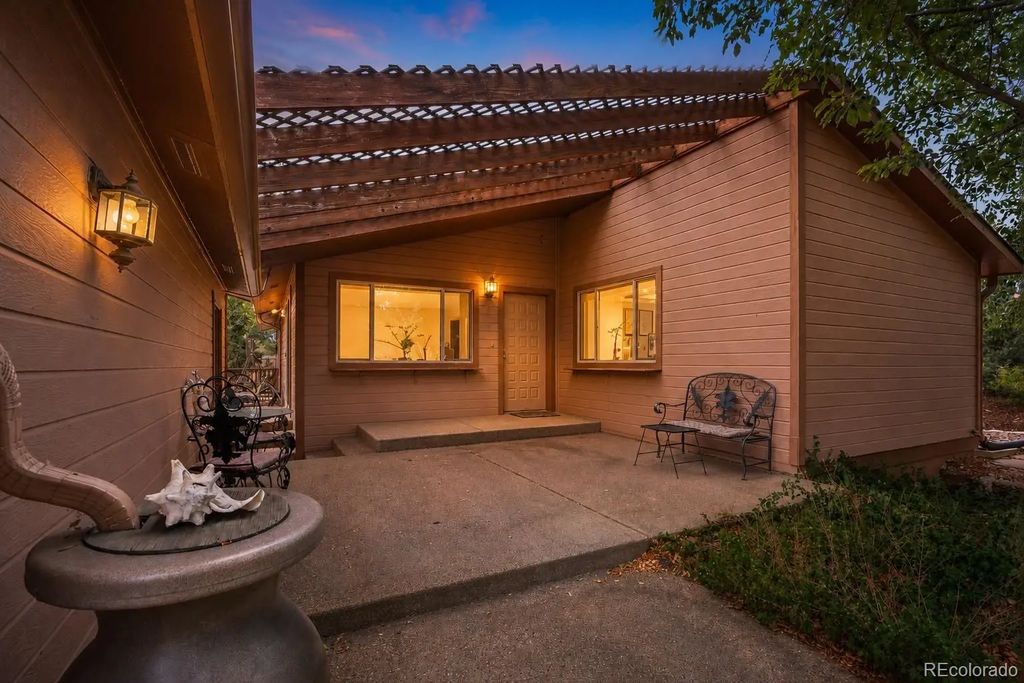 405 E Sutton Circle, Lafayette