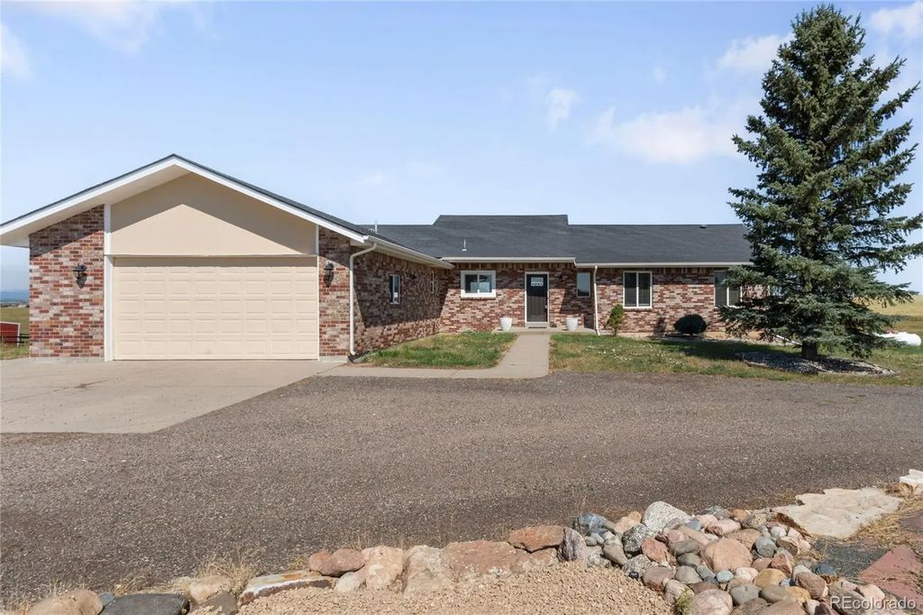 29429 Clear View Circle, Elizabeth