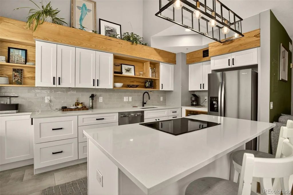 837 E 17th Avenue 3c, Denver