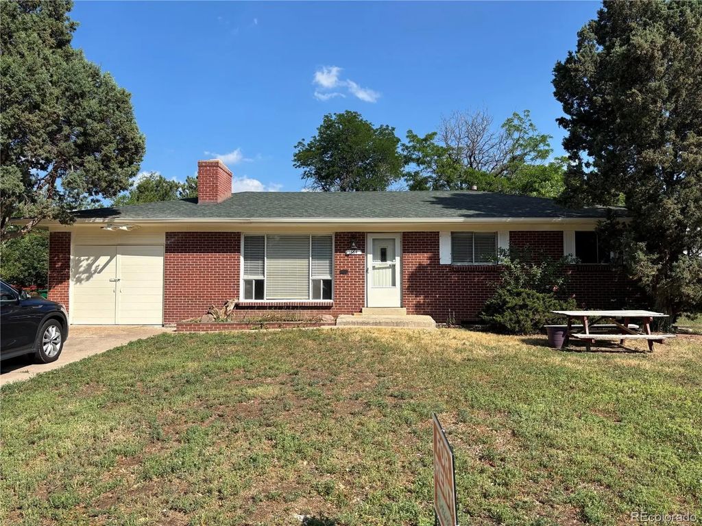 664 W Longview Avenue, Littleton