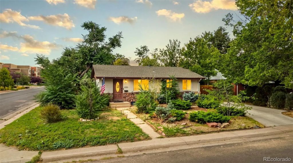 902 S Ironton Street, Aurora
