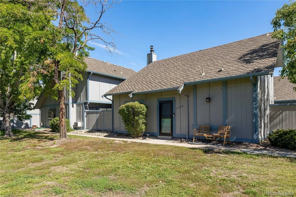 2522 S Worchester Court E, Aurora