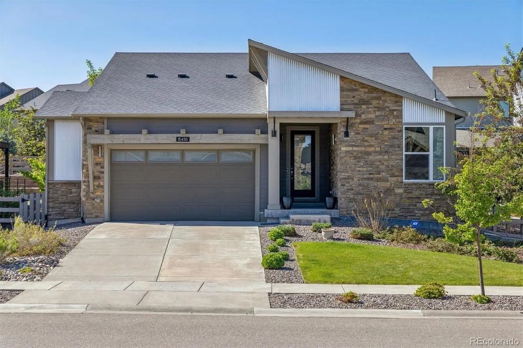 8416 Arapahoe Peak Street, Littleton