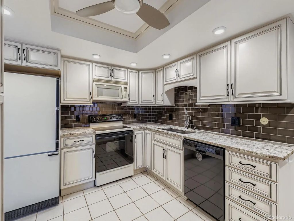 14102 E Linvale Place 302, Aurora