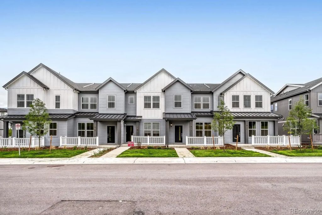 7667 S Mobile Way, Centennial