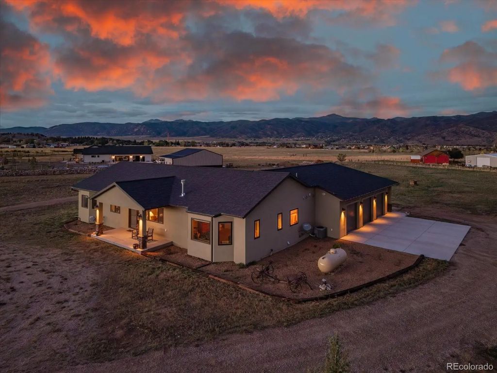 7476 County Road 145, Salida