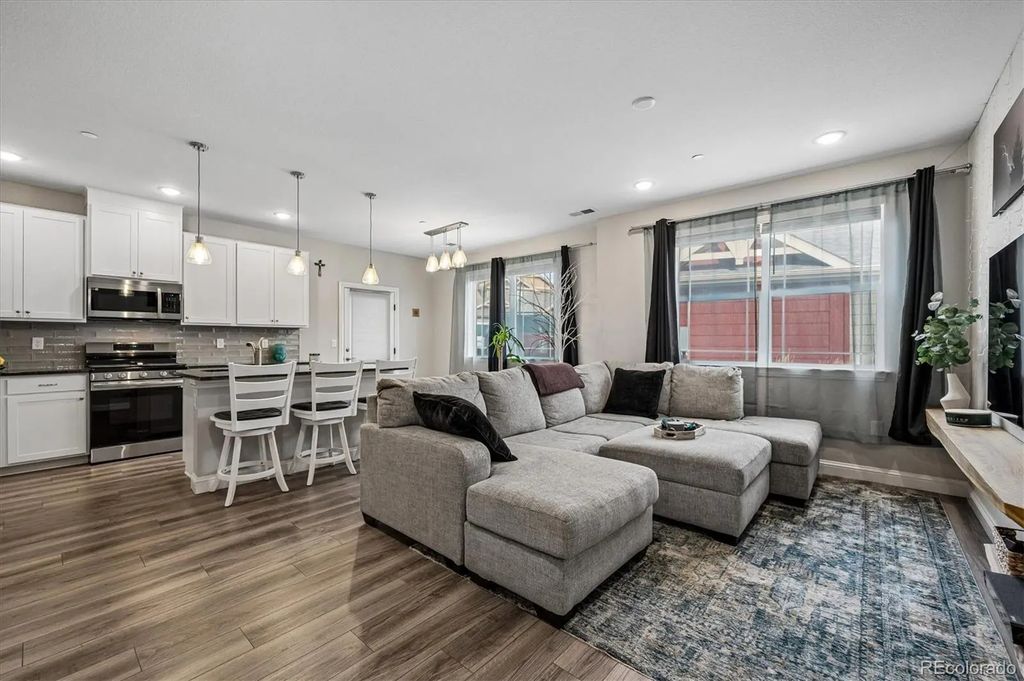 9992 W Victoria Place 101, Littleton