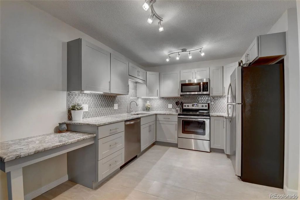 725 S Alton Way 7a, Denver