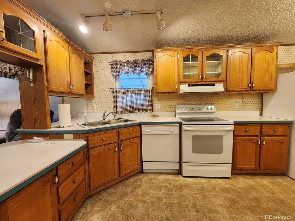 831 17th Avenue, Longmont
