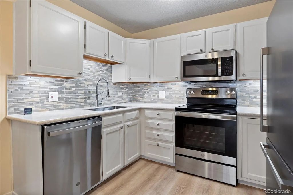 3022 S Wheeling Way 311, Aurora