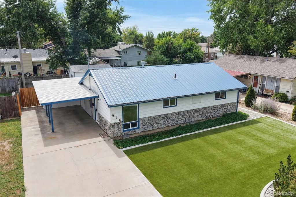416 Cove Lane, Fort Morgan