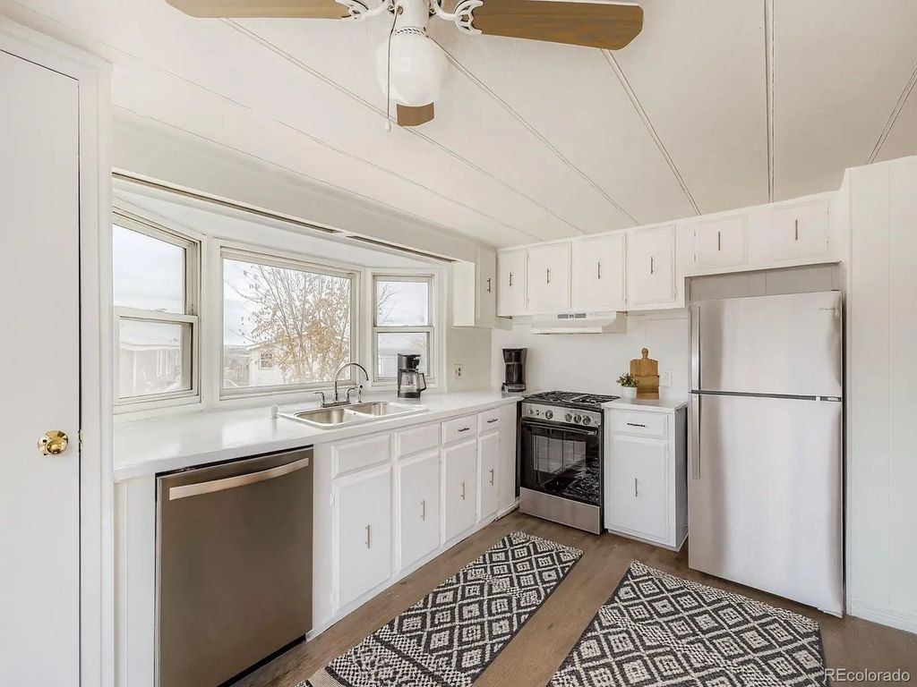 4210 E 100th Avenue, Thornton