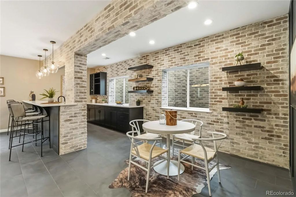 7878 S Valleyhead Way, Aurora