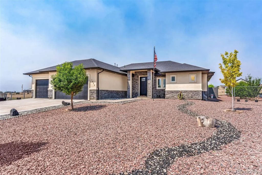 1673 N Calle Rosa Drive, Pueblo West