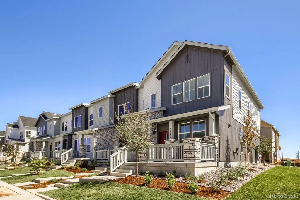 350 N Bersshine Court, Watkins