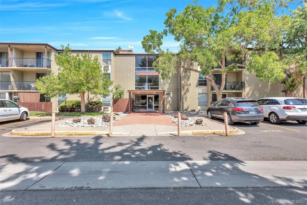 2281 S Vaughn Way 104a, Aurora