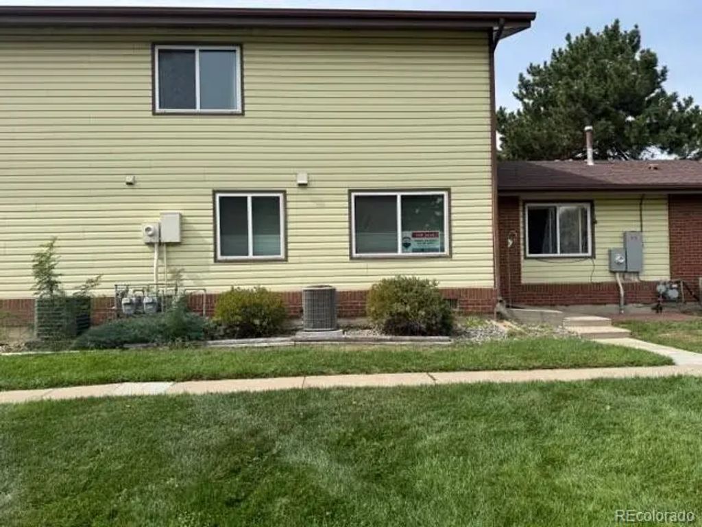 3355 S Flower Street 139, Lakewood