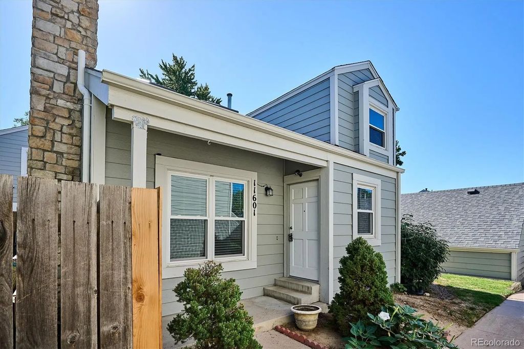 11601 E Cornell Circle, Aurora