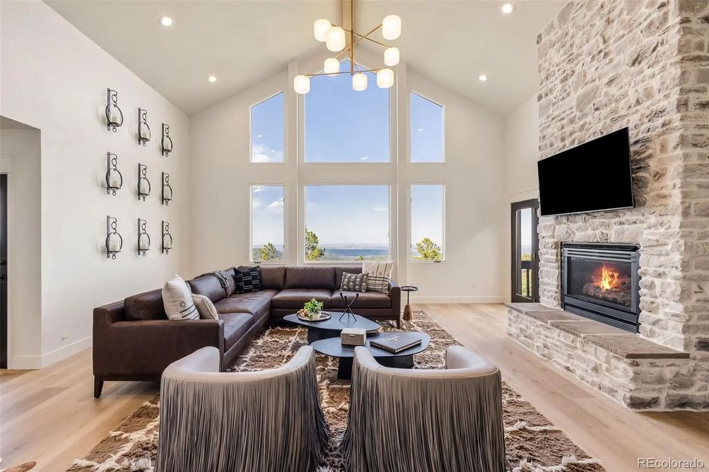 10333 Georgia Circle, Morrison