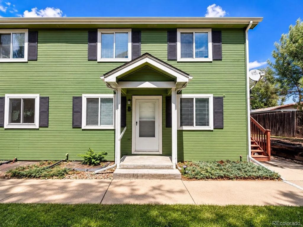 3226 W Girard Avenue B, Englewood