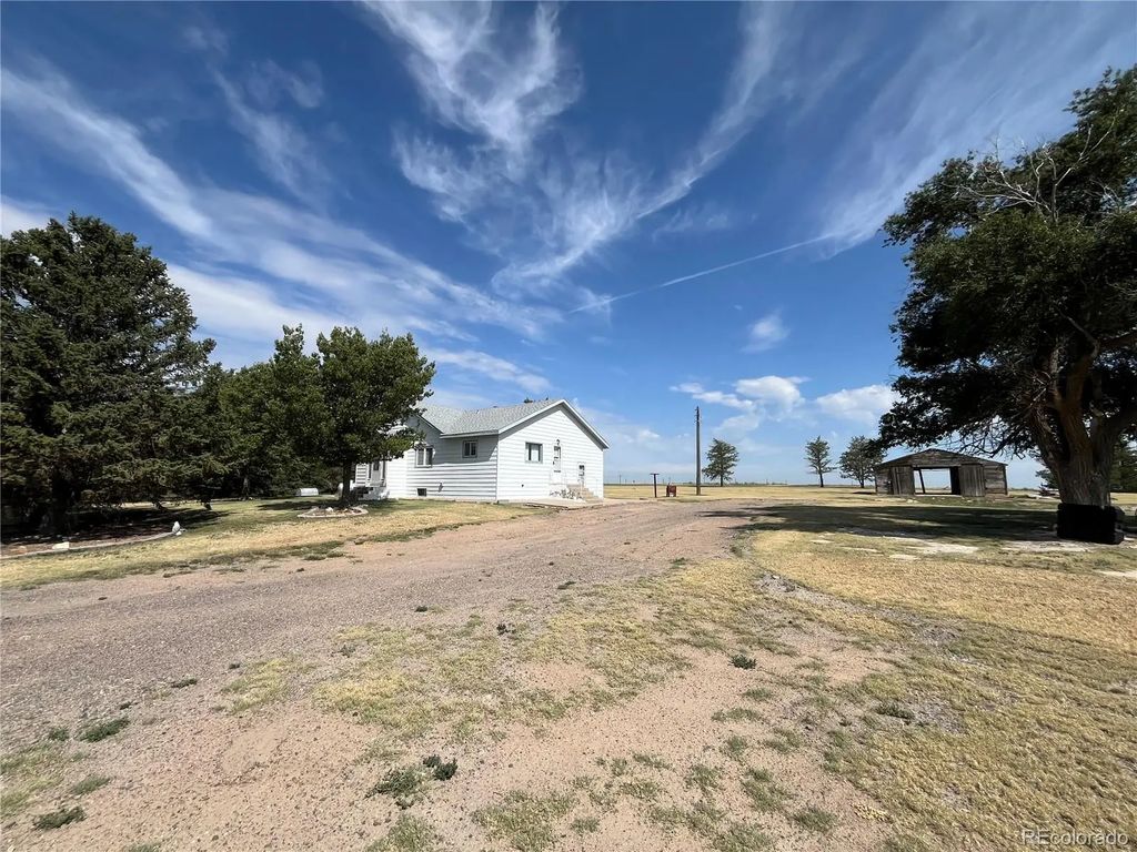 24722 Us Highway 385, Burlington