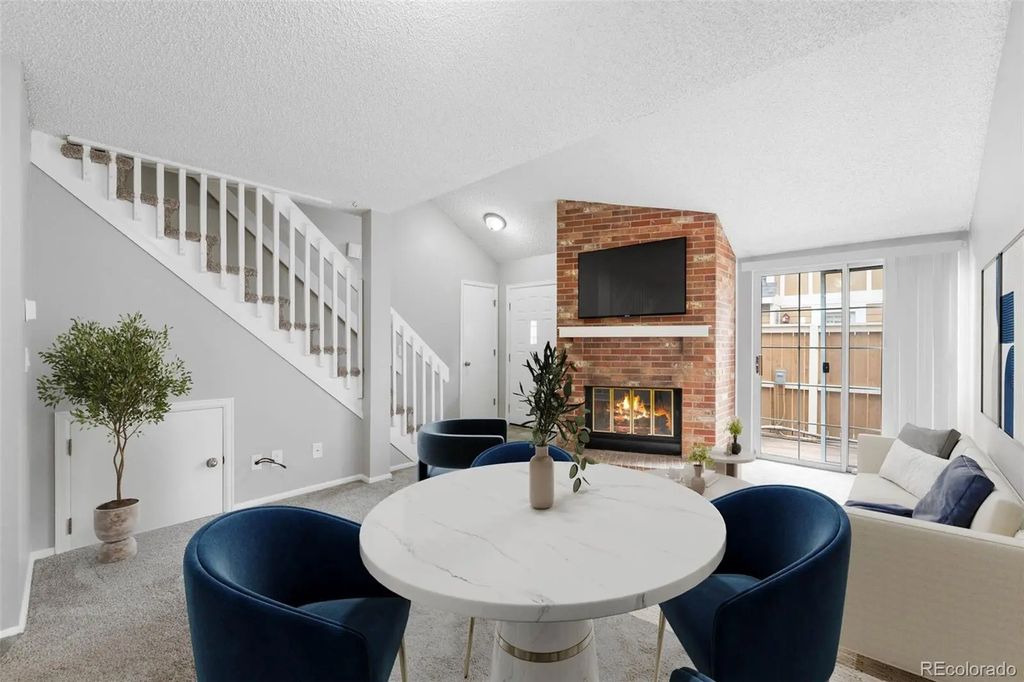 14343 E Dickinson Drive E, Aurora