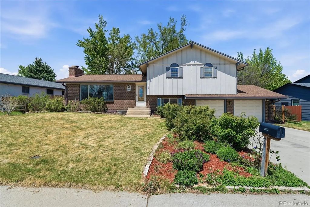 8623 W Warren Drive, Lakewood